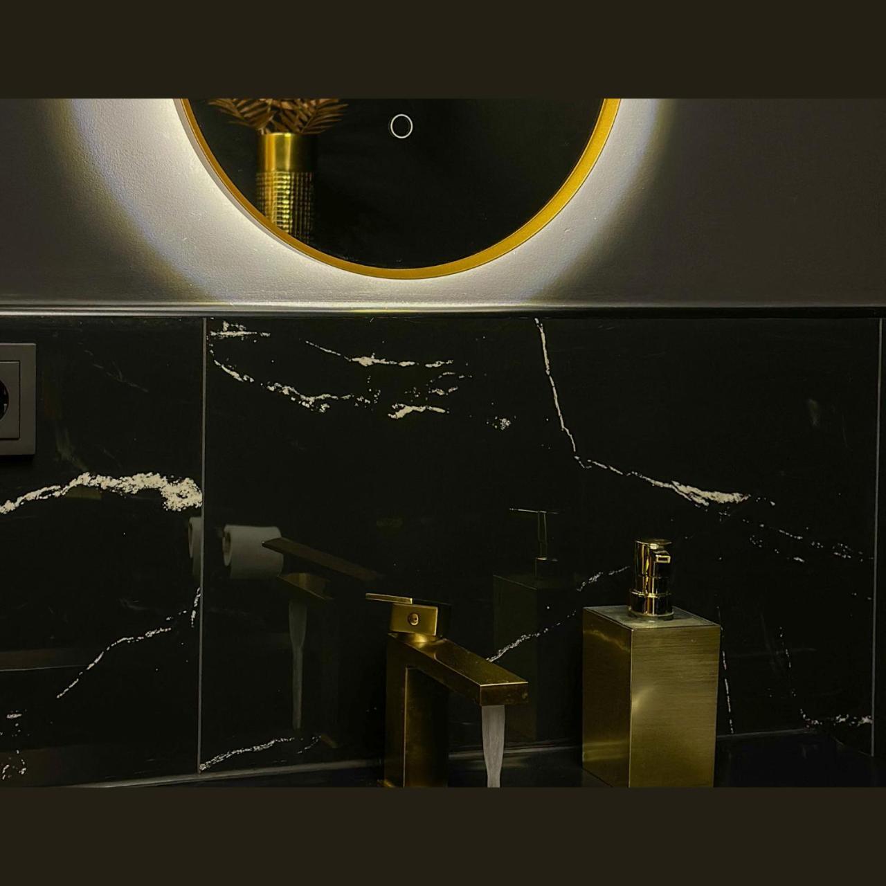 Noir No 7 * Holzminden